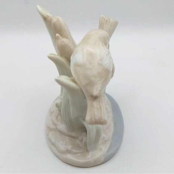 Porcelain Love Birds Cattails Figurine Vintage Sparrows Sculpture Spring - Picture 2 of 6